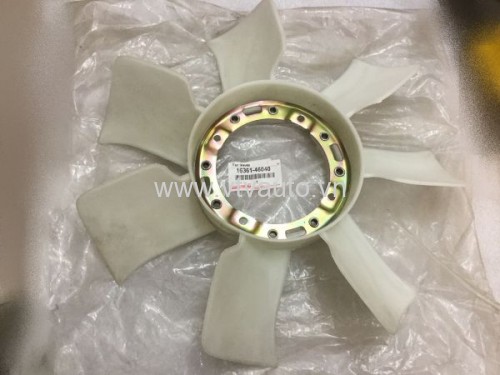 Cánh quạt két nước Toyota Crown 3.0  