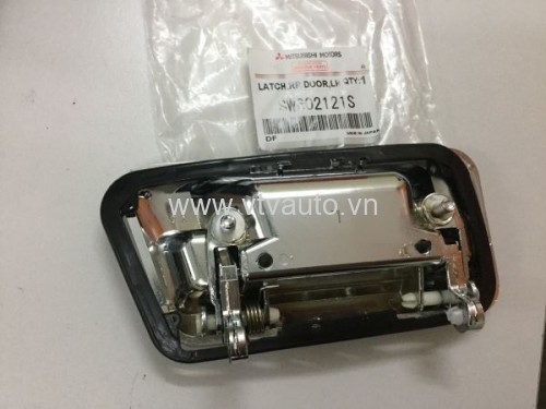 Tay mở cửa ngoài sau lái Mitsubishi Jolie  