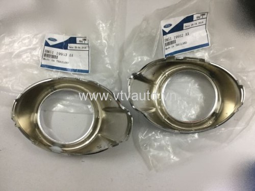 Đôi ốp đèn gầm Ford Focus 2013