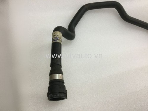 Cút nước dưới BMW 318 