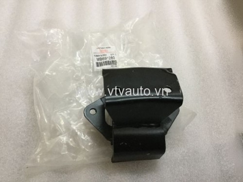 Chân hộp số chính Mitsubishi Pajero V32 1990 