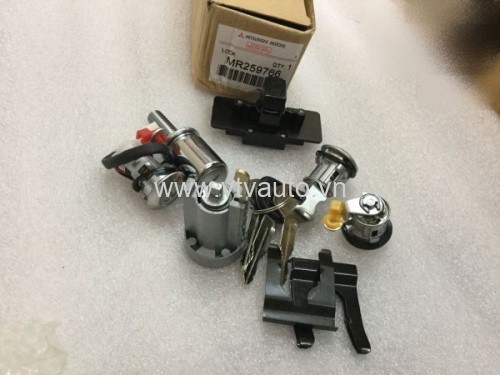 Khóa điện đề  Mitsubishi  Pajero V32 1990