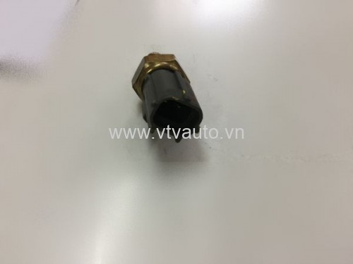Cảm biến báo dầu trên bơm cao áp Toyota Hilux  2008-2015  