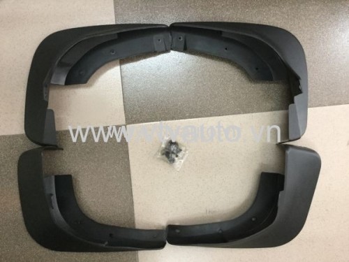 Chắn bùn bánh Mazda 323 đời 2000