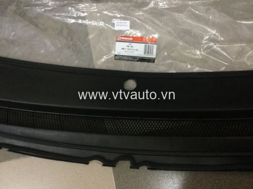Ốp nhựa chắn rác chân kính Ford Focus 2007-2012