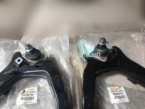 Càng A trước phía trên  Mitsubishi Pajero V93 