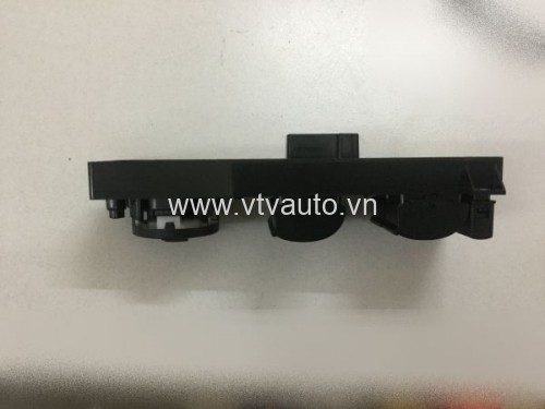 Công tắc lên kính tổng Ford Focus 2005-2009  