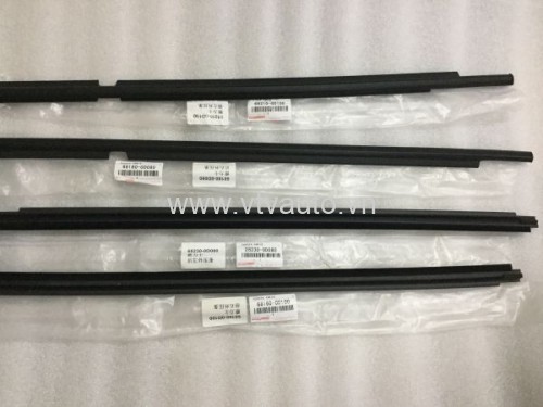Nẹp chân kính Toyota Yaris 2008-2012 (Đời xe 5 cửa)