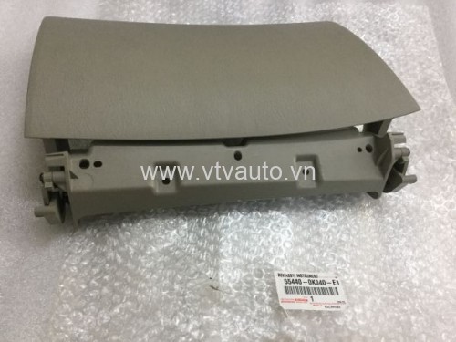 Nắp cốp phụ phía trên Toyota Innova  
