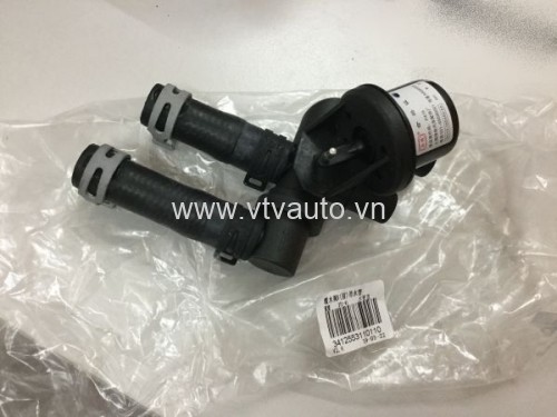 Cổ chia nước dàn nóng Ford Transit 2014-2018 