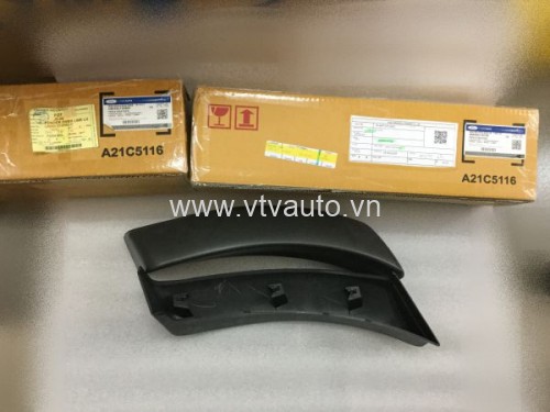 Ốp dè trước hai bên Ford Ranger 2002-2005  