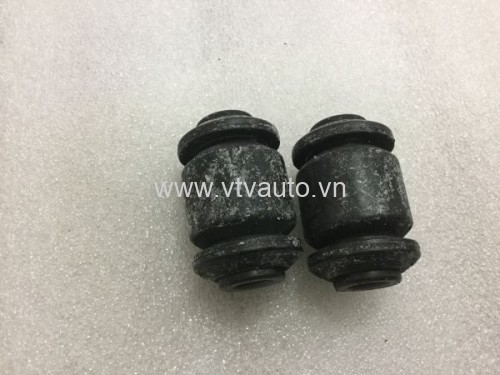 Cao su càng A nhỏ Hyundai Grand I10 