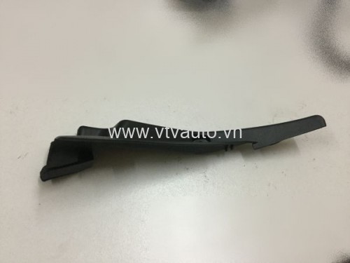 Ốp góc chắn kính gió RH Mazda 3 , 2009-2013  