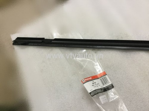 Nẹp chân kính ngoài trước phải Ford Fiesta 2012-2017 