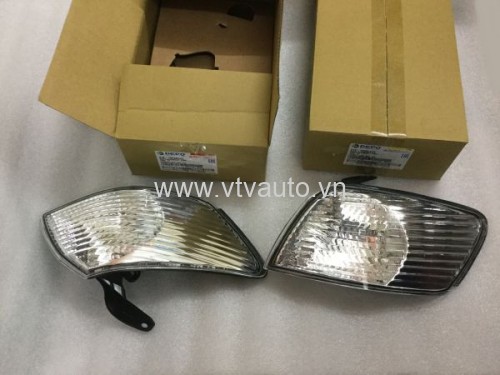 Cặp 2 đèn xi nhan Toyota Camry 1998-2001  