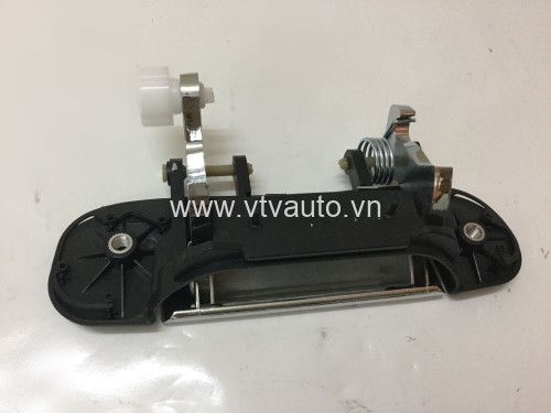 Tay mở ngoài sau trái Ford Laser