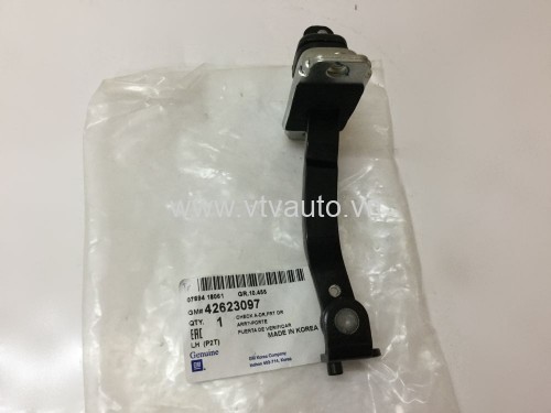  Hãm cửa (Hạn chế cửa, dẫn hướng cửa) trước trái Daewoo Gentra, Chevrolet Aveo 2003-2015