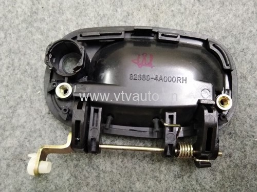 Tay mở cửa ngoài trước phải Hyundai Starex 1998-2003