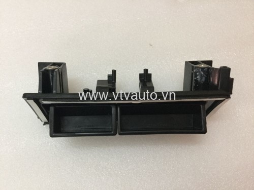 Tay mở cửa hậu Ford Escape 2.3