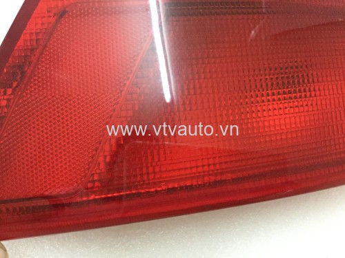 Đèn hậu bên phải Mitsubishi Lancer 1998-2001