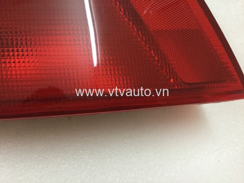 Đèn hậu bên trái Mitsubishi Lancer 1998-2001