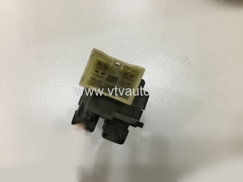 Công tắc lên kính tổng bãi Toyota Corolla 1989-1995