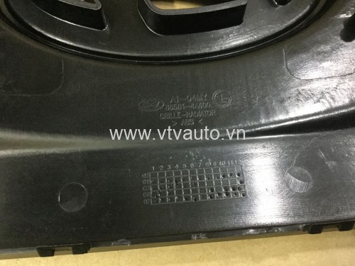 Mặt ca lăng Hyundai Starex 2002-2005
