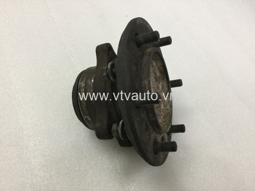 Mâm may ơ bãi Toyota Hiace 2006-2015