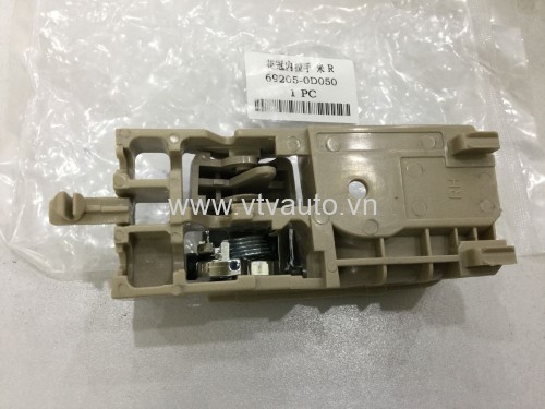 Tay mở trong bên phải Toyota Innova 2007-2015