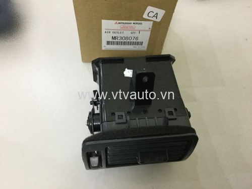 Cửa gió điều hòa bên trái Mitsubishi Pajero v33