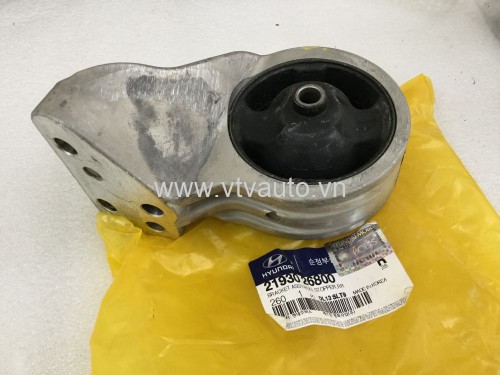 Chân máy sau ( ngay thước lái) Hyundai Santafe 2002-2005