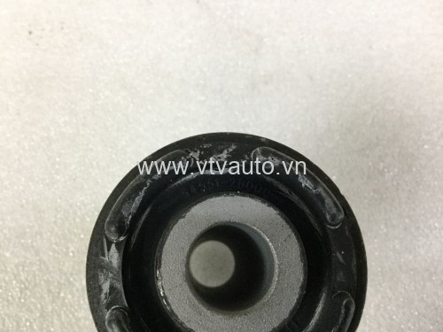Cao su giữa càng Kia Sorento