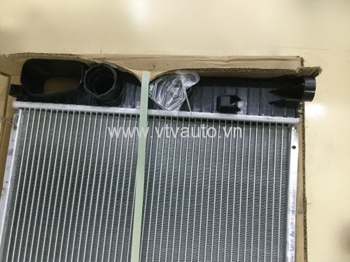 Két nước Mercedes-Benz E200 2002-2007