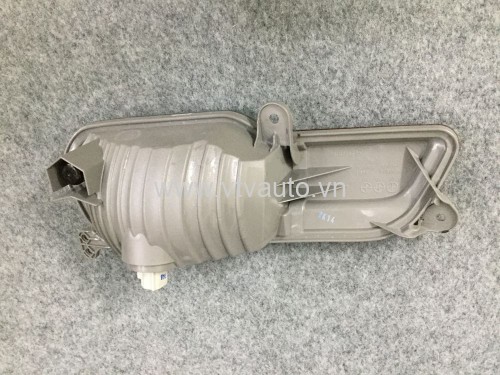 Đèn phản quang sau bên phải Mitsubishi Zinger
