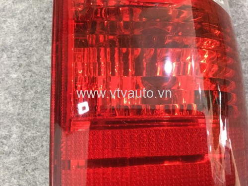 Đèn hậu ngoài bên phải Toyota Zace 2003-2005