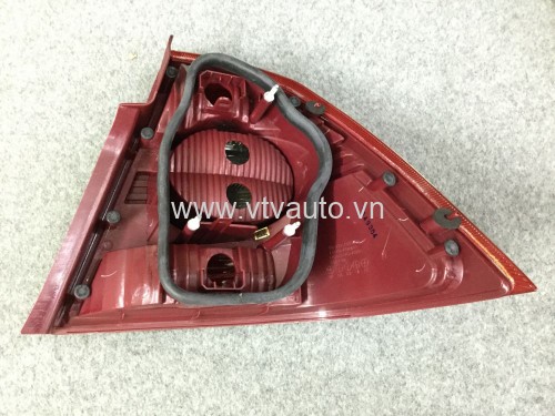 Đèn hậu bên trái Ford Focus 2004-2007