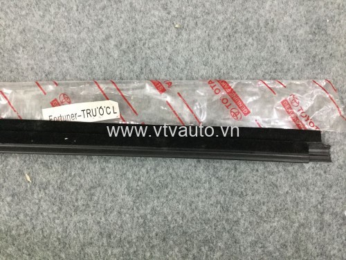 Nẹp chân kính ngoài trước trái Toyota Fortuner 2008-2015
