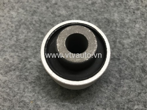 Cao su càng A nhỏ Nissan Teana