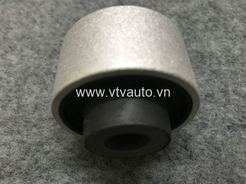 Cao su càng A nhỏ Nissan Teana