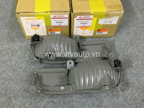 Cặp 2 đèn phản quang Mitsubishi Zinger