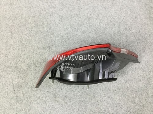 Đèn hậu ngoài phải Toyota Camry 2002-2005