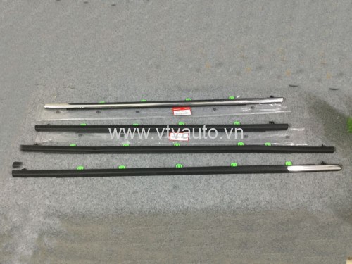 Bộ 4 cái nẹp chân kính ngoài Honda CRV (mạ crom)