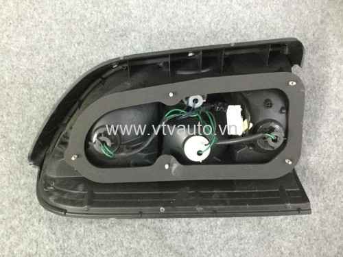 Đèn hậu bên phải Mercedes_Benz MB100