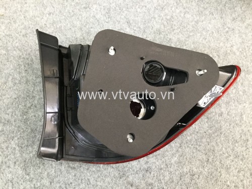 Đèn hậu ngoài bên phải Honda Civic 2008-2011
