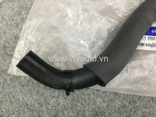 Cút nước vào két làm mát dầu hình chữ L Hyundai Santafe 2006-2009