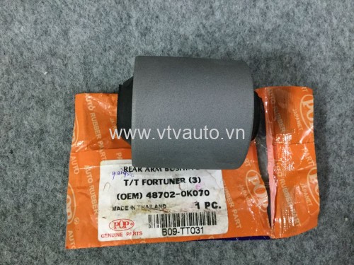 Cao su khung giằng sau Toyota Fortuner