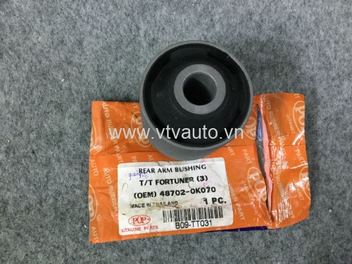 Cao su khung giằng sau Toyota Fortuner