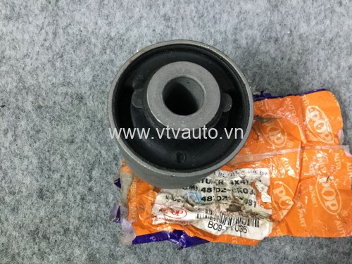 Cao su chữ A sau trái phải cục trước Toyota Fortuner