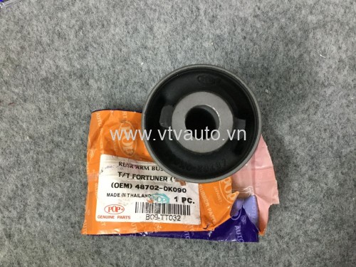 Cao su càng A sau trái phải cục sau Toyota Fortuner