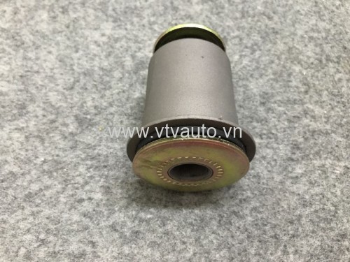 Cao su càng dưới nhỏ Toyota Innova 2005